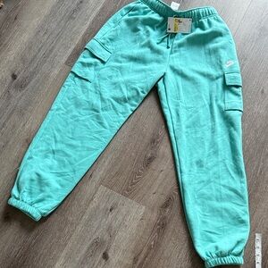 Nike Women’s Oversized Aqua Cargo Joggers S